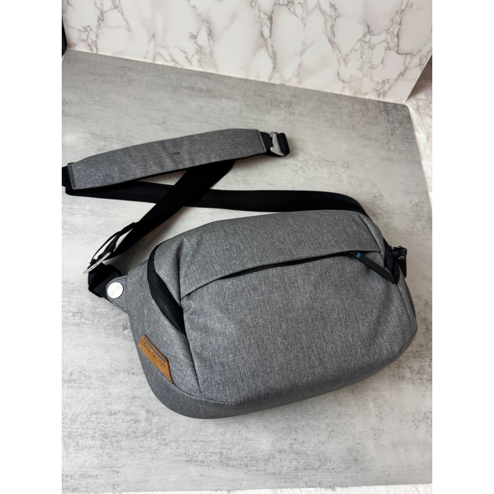 Peak Design Everyday Sling 5L Waist Bag Unisex Gray Camera Crossbody Bag